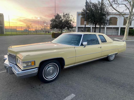 Photo Ancienne Cadillac Coupe De Ville 1975 – Collection Automobile